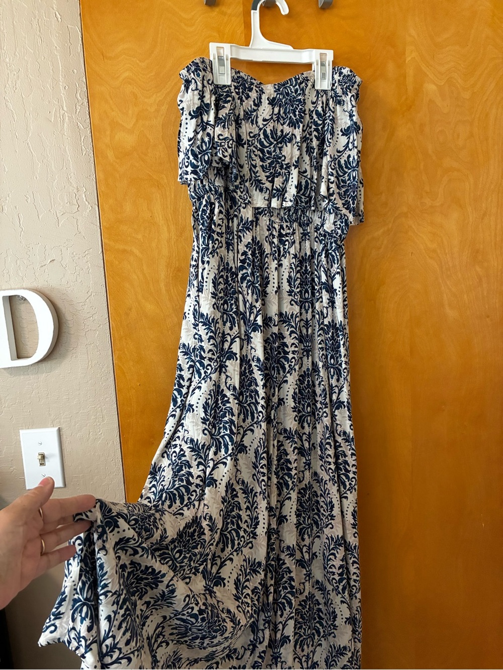 Off-Shoulder Navy Floral Maxi Dress 👗